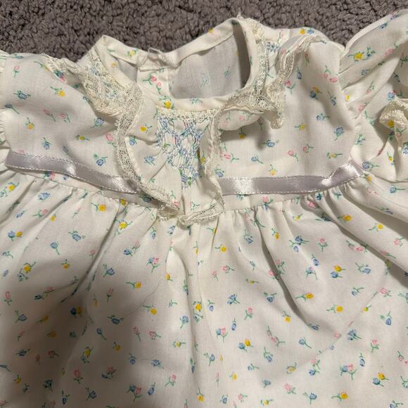 Vintage handmade coquette baby girl floral and ruffle lace dress - Picture 4 of 6